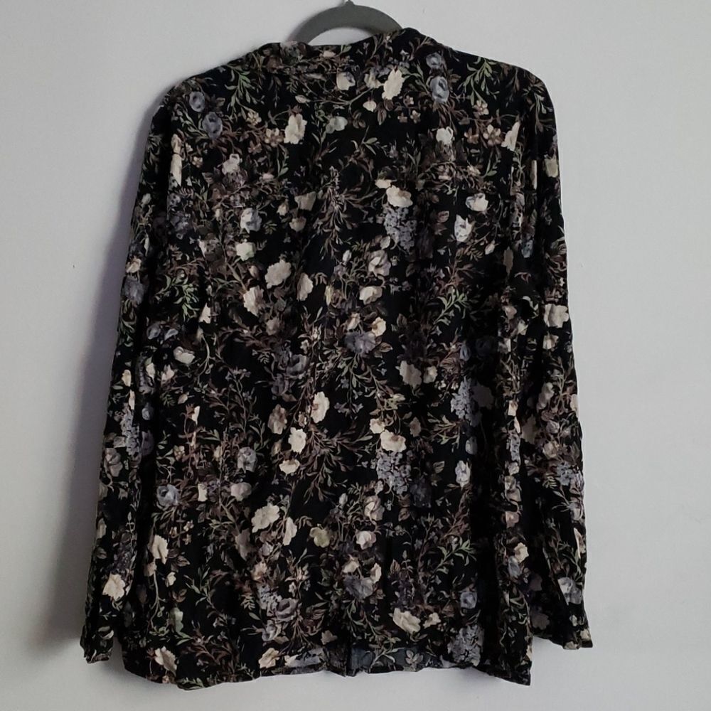 Croft & Barrow Floral Button Down - Picture 4 of 6